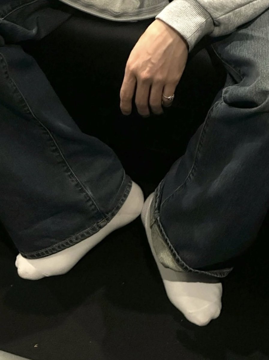 emi⁷ | saw bts & WILL SEE THEM AGAIN tweet media