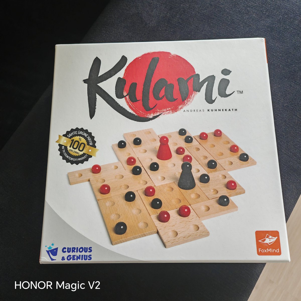 hoca_ca's tweet photo. Rehberlik dersi olur haftada
1 saat.Çocukların önüne boş A4 kağıtlarını uzattım ve tahtaya
 "Evinizin nasıl olmasını isterdiniz" yazdım.

Çocukların büyük çoğunluğu babalarının sürekli telefonla oynadığını,kendileriyle annelerinin ilgilendiğini anneninde bi yerden sonra durumla başa çıkamayıp sinirlendiğini yazmış..
Sevgili babalar babalarımız!!
Lütfen çocuğunuzla vakit geçirin hele ki bu erkek çocuğuysa...
Ne yapalım hocam fikir verin diyorsanız;
Bakın ben bunu aldım sürekli oynarız oğlumla, resmen zihin savaşı..

Hocam çok pahalı onu alamam diyorsanız çivi maçı yapın onu oynayın.. Çocuğunuzu ekrana teslim etmeyin.. 

#BakınBurasıCokOnemli 
#Kahramanmaraş
#OkullardaKatliamaHayır