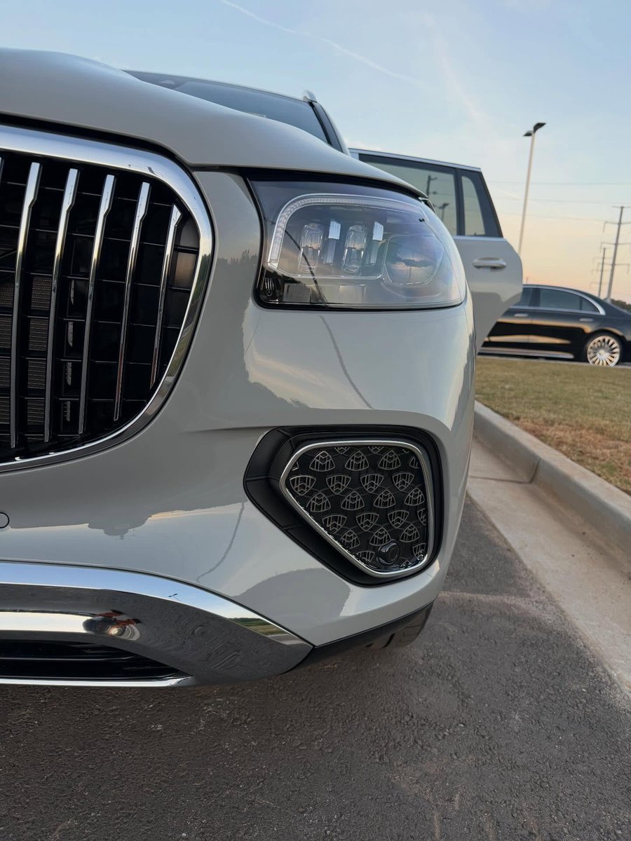 yabaleftonline's tweet image. Offset buys a new $180,000 Mercedes 2026 Maybach truck just weeks after getting shöt.