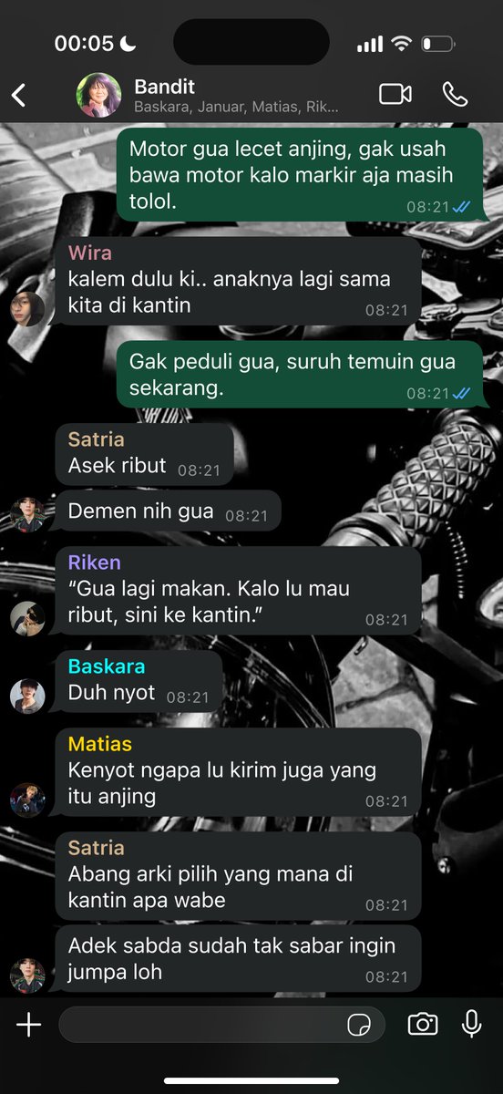 1look8u's tweet photo. 50 ⎯ Kantin atau Wabe? https://t.co/QiIV4yHkEE