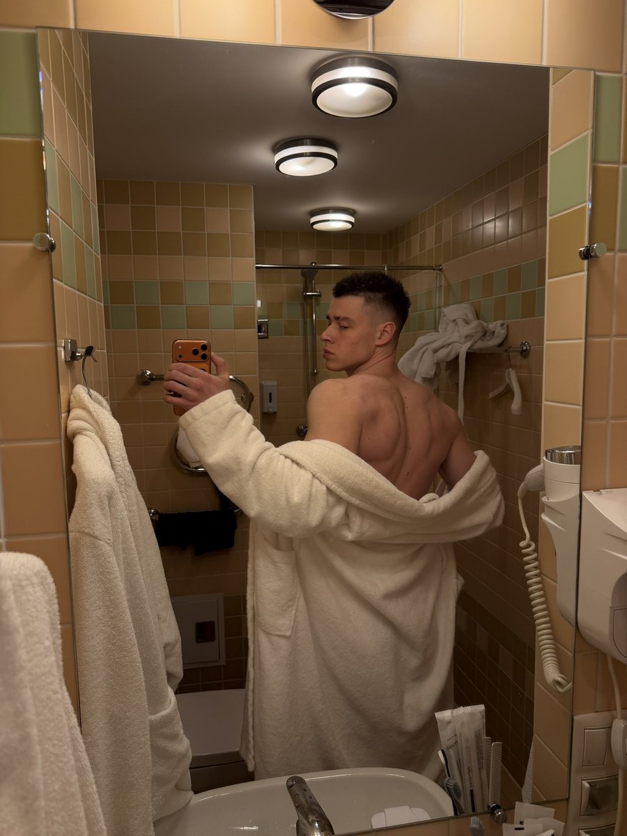 Glebasee tweet media