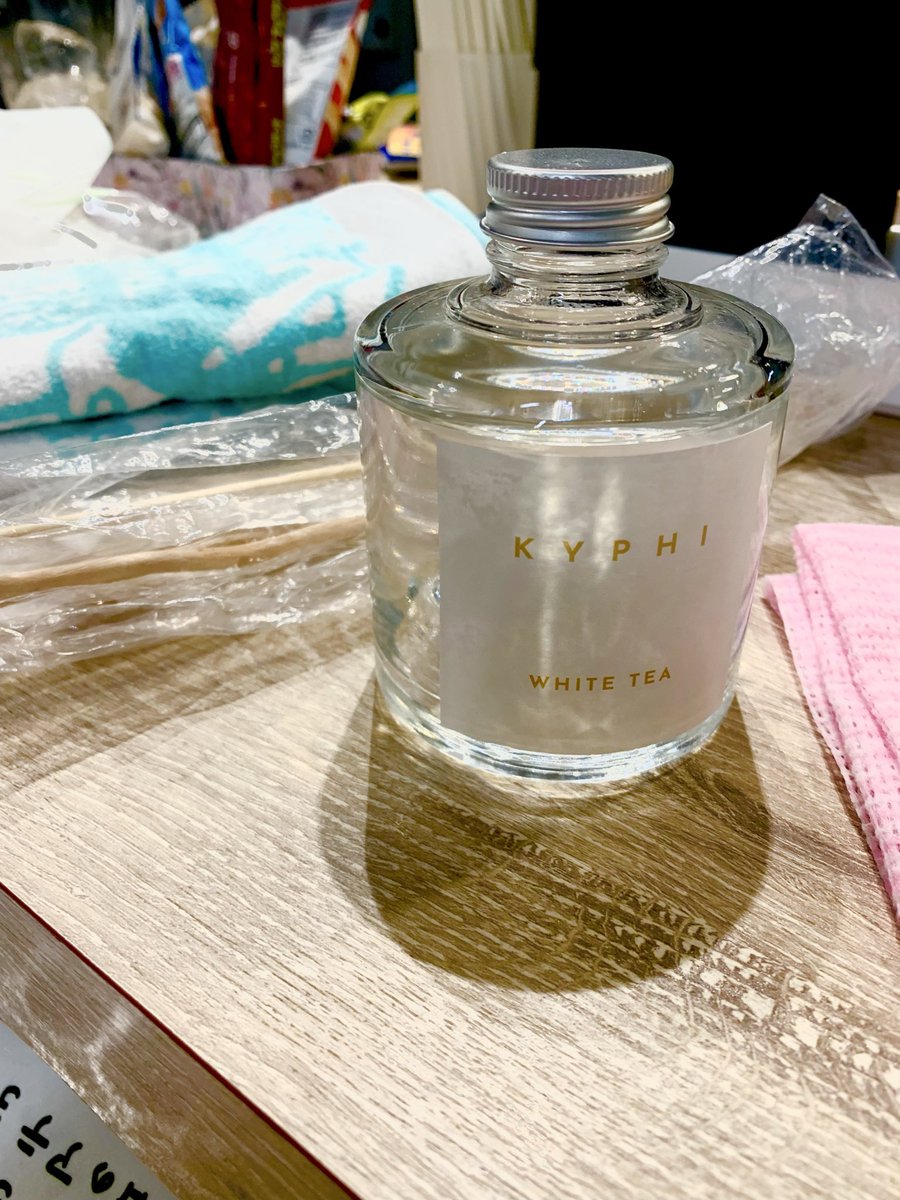 4月18日どようび！

マルキBAR
本日は通常運転
17:00openデス‼️

昨日はお客さまから
フレグランスを頂きました
ウチ用に調合してくれたやつ！

筍も頂きました
マダムに煮方伝授されたので
来週のお通しは春なやつ！
お楽しみに！

世田谷区代田6-12-36
#マルキBAR
#下北沢