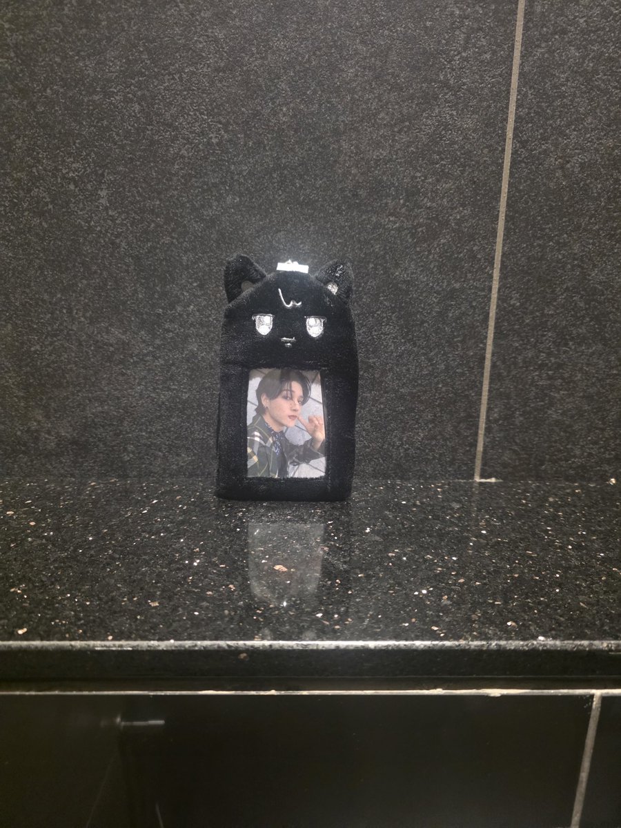 Wooyoung found in Lalaport ladies toilet next to GSC...