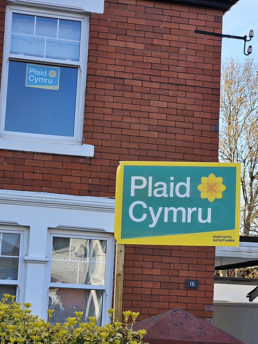 plaidystumtaf's tweet photo. Bore da Good morning Wales
More @Plaid_Cymru #placards up in #Whitchurch #Roath #Penylan #caerdyddffynnontaf Polls r close
Show ur support placard or poster.
Vote #peoplewhocare
Vote #childcare
Vote #fairfunding
Vote #PlaidCymru
@MeurigRogers @NickCarter303 @DafyddTrystan https://t.co/5UVNKVwFTr