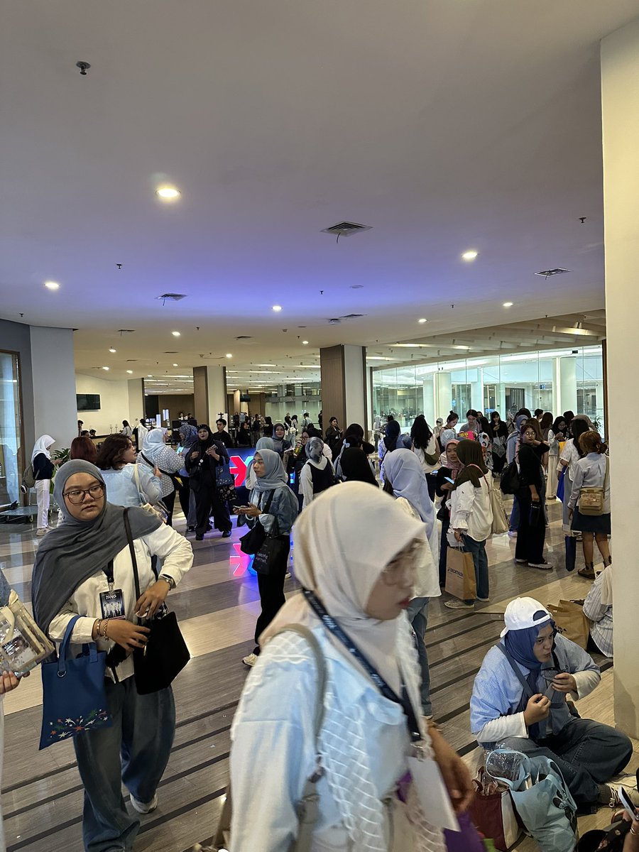 “monbee cuma 5 orang” MATAMU