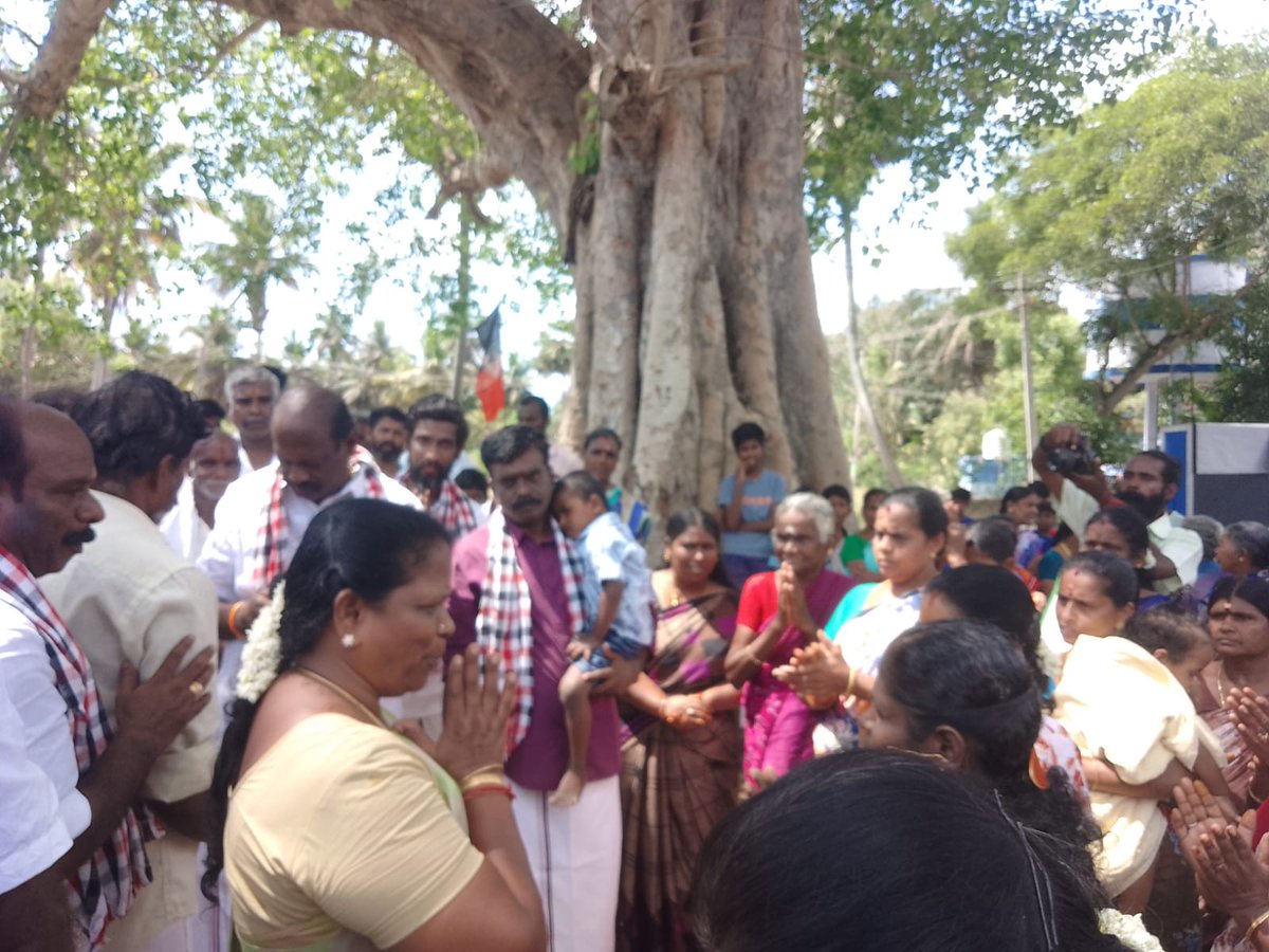 SValarmathiofl's tweet photo. கழக பொதுச் செயலாளர் அண்ணன் @EPSTamilNadu அவர்களின் ஆணைக்கிணங்க பட்டுக்கோட்டை கழக வெற்றி வேட்பாளர் திரு@Cvsekarmlaoffl அவர்களை ஆதரித்து தீவிர வாக்கு சேகரிப்பு.
வாக்கள���ப்பீர் இரட்டை இலை 🌱 நமது சின்னம் இரட்டை இலை🌱
@AIADMKOfficial 
#ADMKCampaign
#ADMK_TRY 
#ADMK_TPJ https://t.co/R5fB35rjGF
