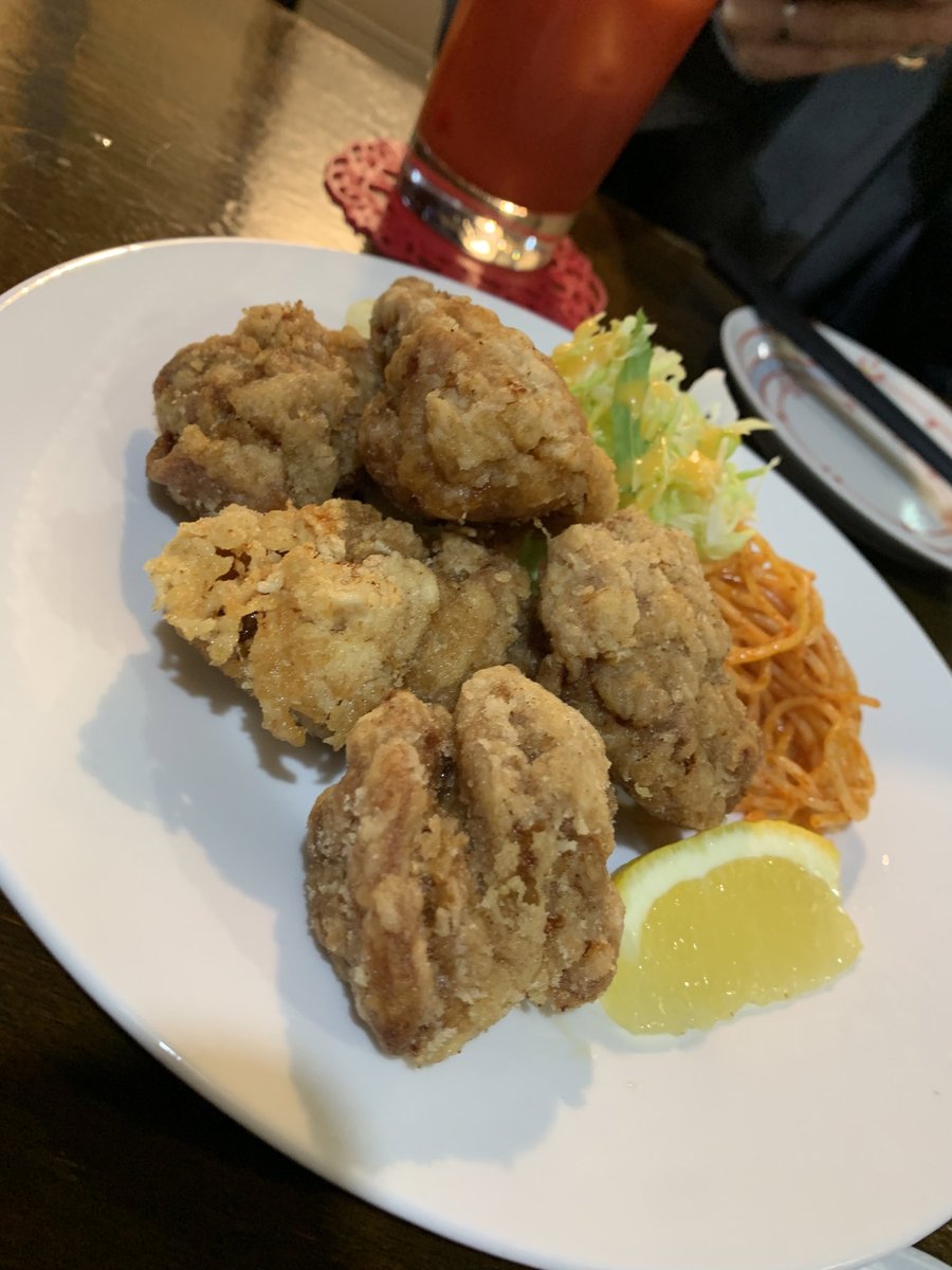 4444Strawberry's tweet photo. 大船おでんセンター
おでんをあてに酒を飲む
焼酎出汁割りを飲んでみた
おでんスープだった
コレはコレで良いけど
やはり普通に飲むほうが良いかな https://t.co/UZO2ALvBoO