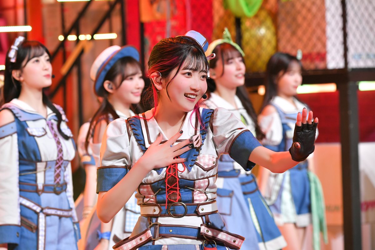 Liella_ntv's tweet image. 💫Liella!のちゅーとりえら!! 2期💫

#ちゅーとりえら2_第3話 配信中📲

切ない夕焼け青春ソング
『オレンジのままで』

《TVer》
tver.jp/series/sratj9z…
※4/22(水)24:58までご視聴頂けます
　Huluでは過去回も配信中！

配信も是非お楽しみください🌟

#lovelive #Liella #タイムマシーン3号