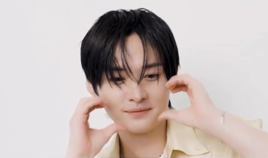 カンニングしてんのが丸わかりだもん😭😭😭かわいいもん😭😭😭泣いちゃうもん😭😭😭(可愛すぎて)