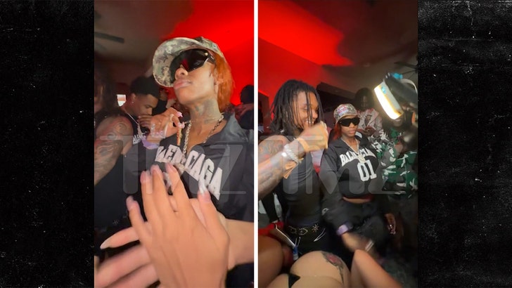 BlaccNation_101's tweet image. 🔥🎉 Who else is ready for some wild Coachella vibes with those sexy red rings in 28?! 💃🕺 Let's talk about how we're gonna make this weekend EPIC! 🔥🎶 #Coachella #PartyTime

#SexyyRed #Coachella #BirthdayBash #LitVibes #HipHopCelebration