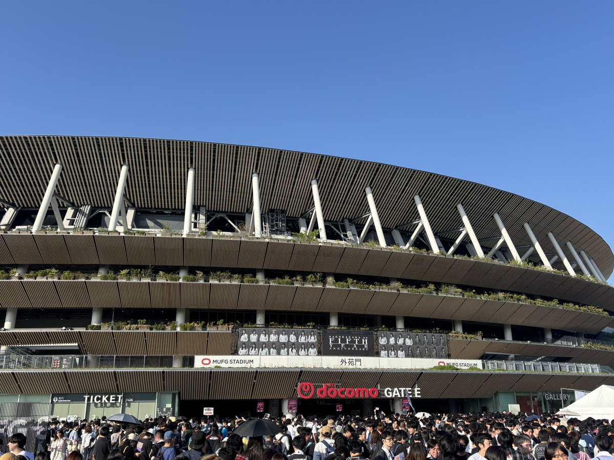 keyakichorus46's tweet photo. お久しぶりです🎵欅坂合唱団けやコラです🌳
先日行われた櫻坂46の5周年ライブに参加してきました🌸
苦境に立たされた櫻坂46を「再生」させることが間違いではなかった、と確信した森田ひかるさんの涙は感無量でした🌱
今後のライブも続々と発表され、勢いが止まらない櫻坂46から目が離せません👁️ https://t.co/OriKlJOWw6