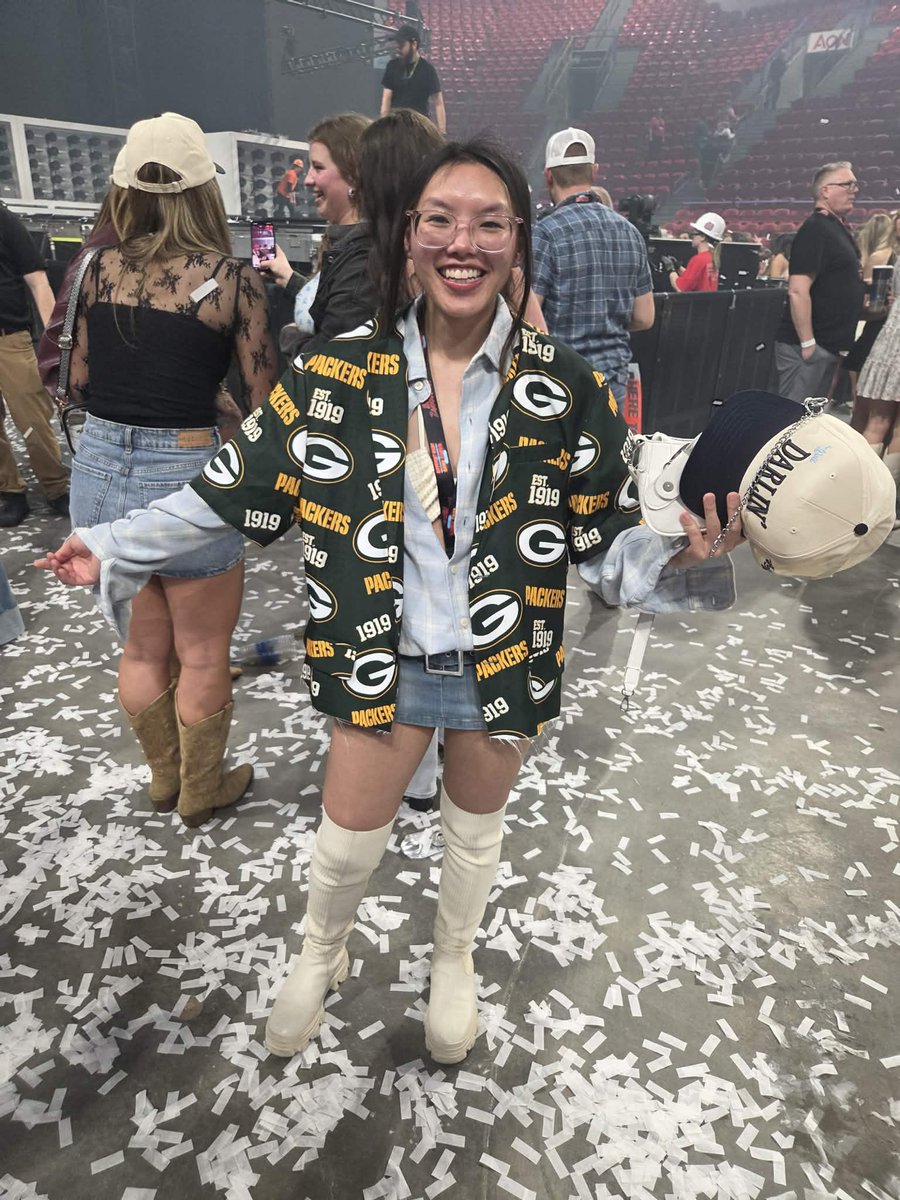 its_paash's tweet photo. I still can’t believe I got Bailey Zimmerman’s shirt tonight!! Out of 8,000 people, I was the chosen one. 😭 https://t.co/rfs0ko4O4p