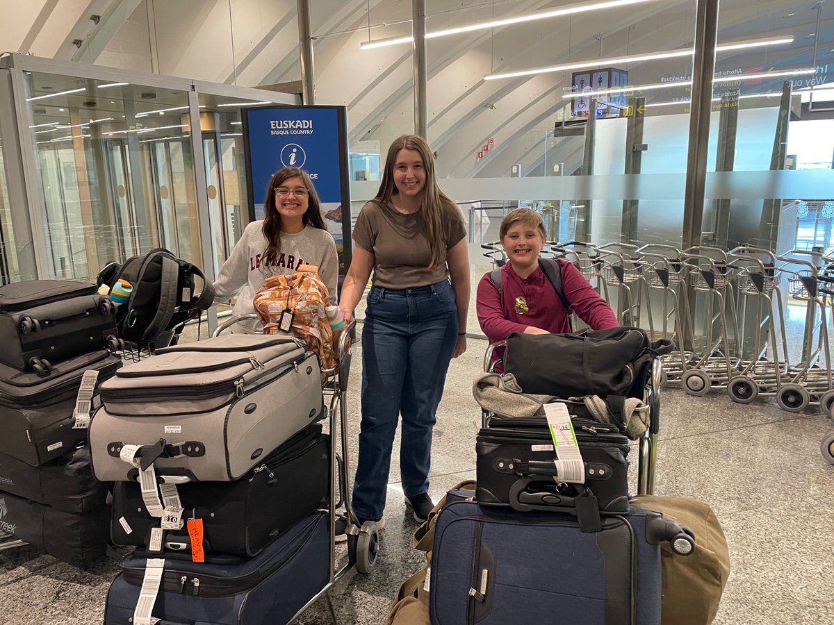 DanielJDarling's tweet photo. Yesterday marked a month since we flew back to Spain. What a month!!! https://t.co/LbE3Qodluc