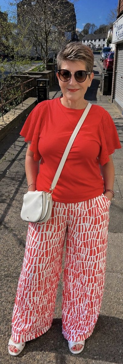 Mrs Isabel D tweet media