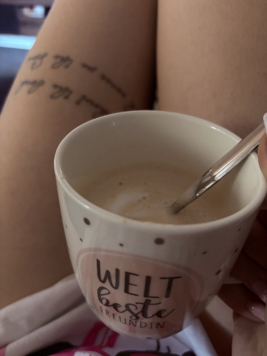 Gl1tzer_in_red ⭑ tweet media