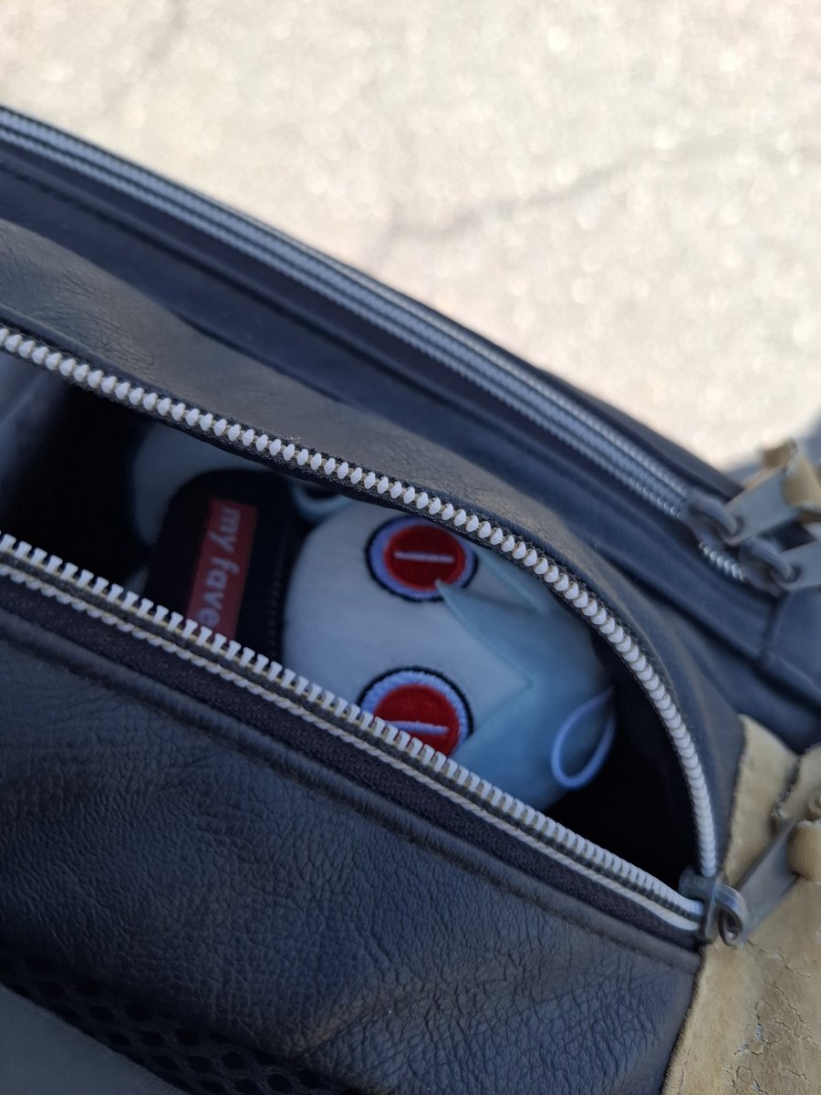 ラニュ tweet media