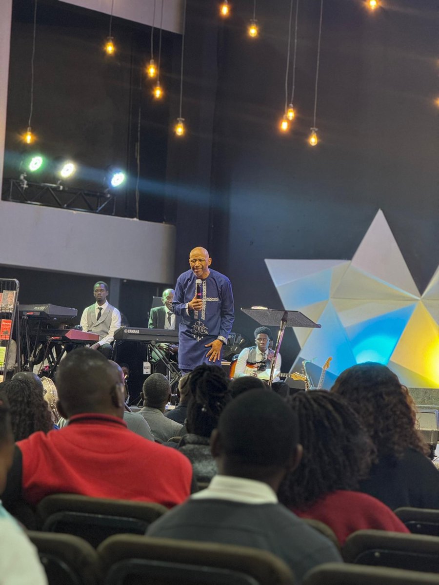 jhe_pi's tweet photo. “The reason why you must make sure you have built a firm foundation is because the days of testing are coming.” Apostle Mangaliso.

#Proclaim26
#WoshipHarvestAt20 https://t.co/TOjC2ax95p