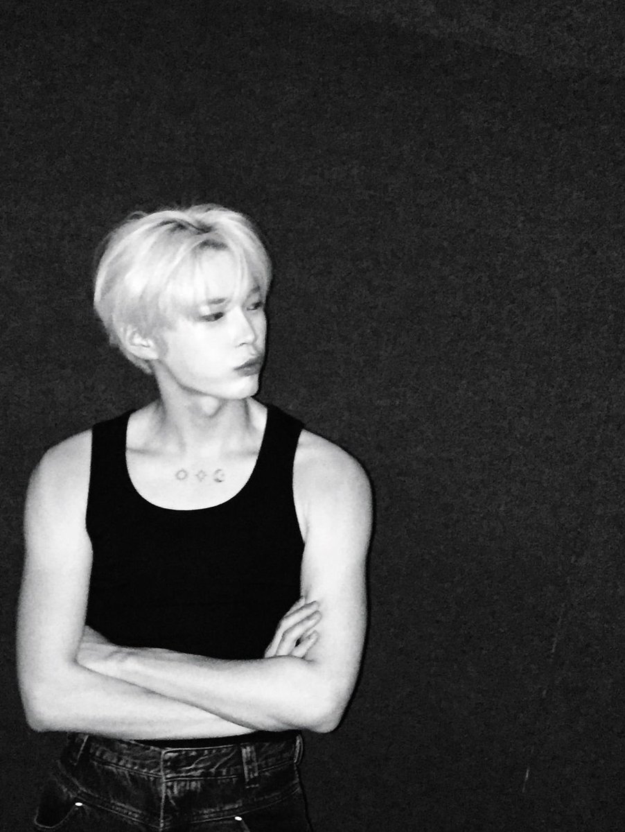 성한빈 쇄골 tweet media