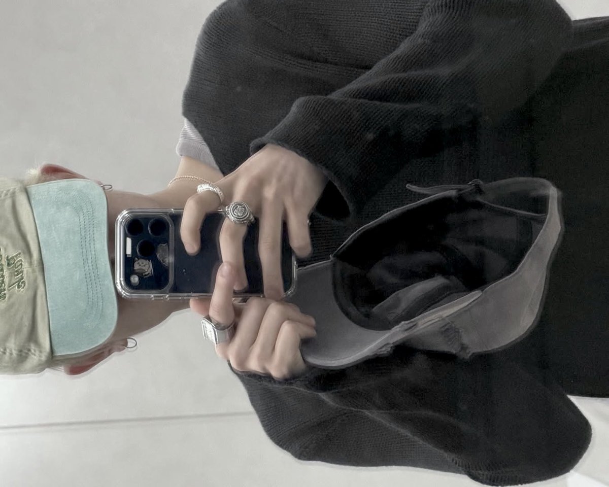 eris ⁷ tweet media