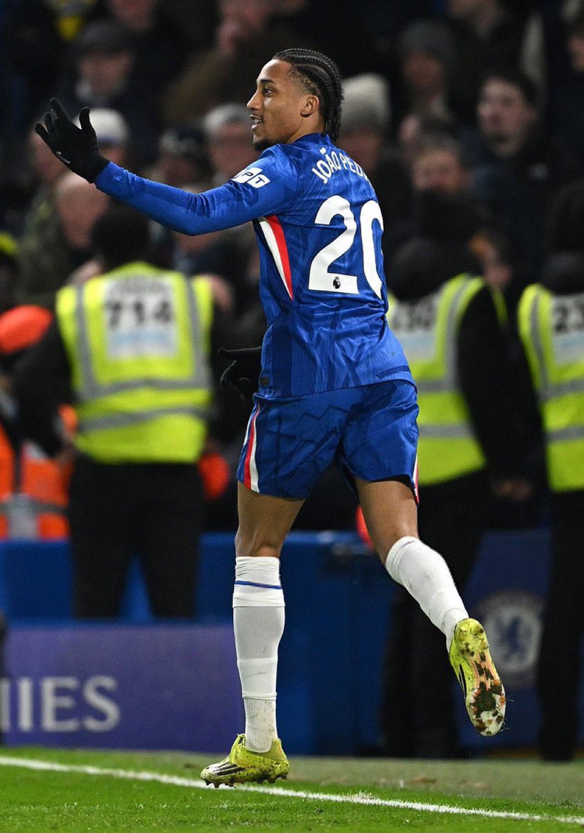 Varticoo's tweet photo. The whole world is against Manchester United, come on Chelsea. https://t.co/XBajjuUcG2