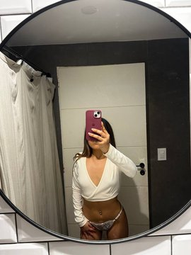 Enormes eins 🍒 tweet media