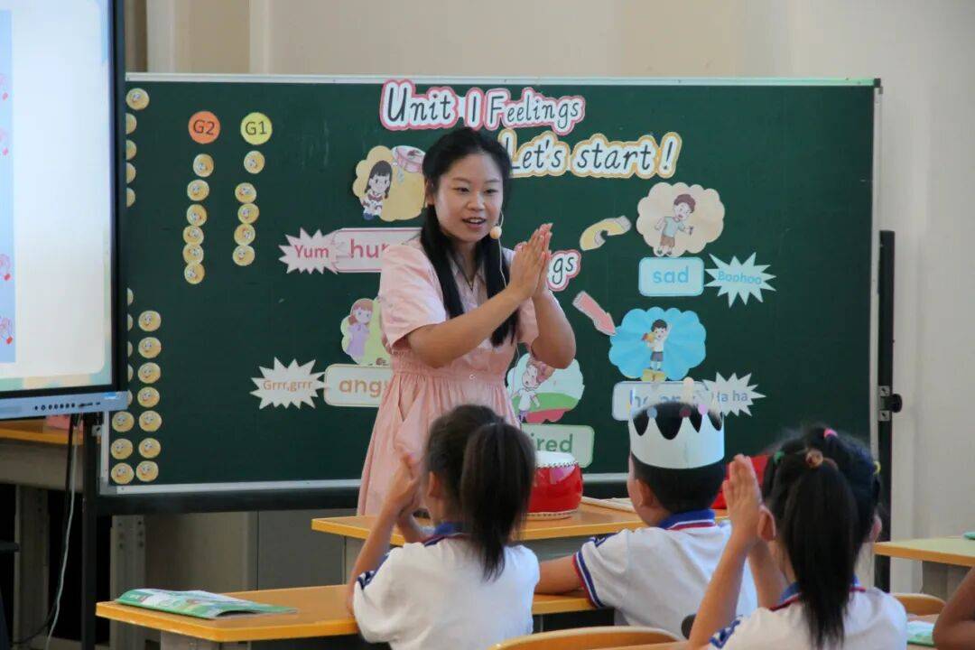 MazalaDeberah's tweet image. "When you think you aced the presentation… but your slide deck auto-played the meme you saved right after.  #CampusLaughs #OopsMoment"