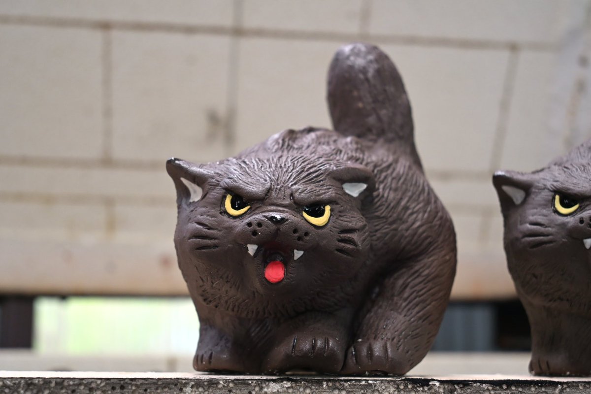 布施猫 布施猫笑店 猫 ねこ cat 陶器製 猫の置物 鈴付き 【公式通販】