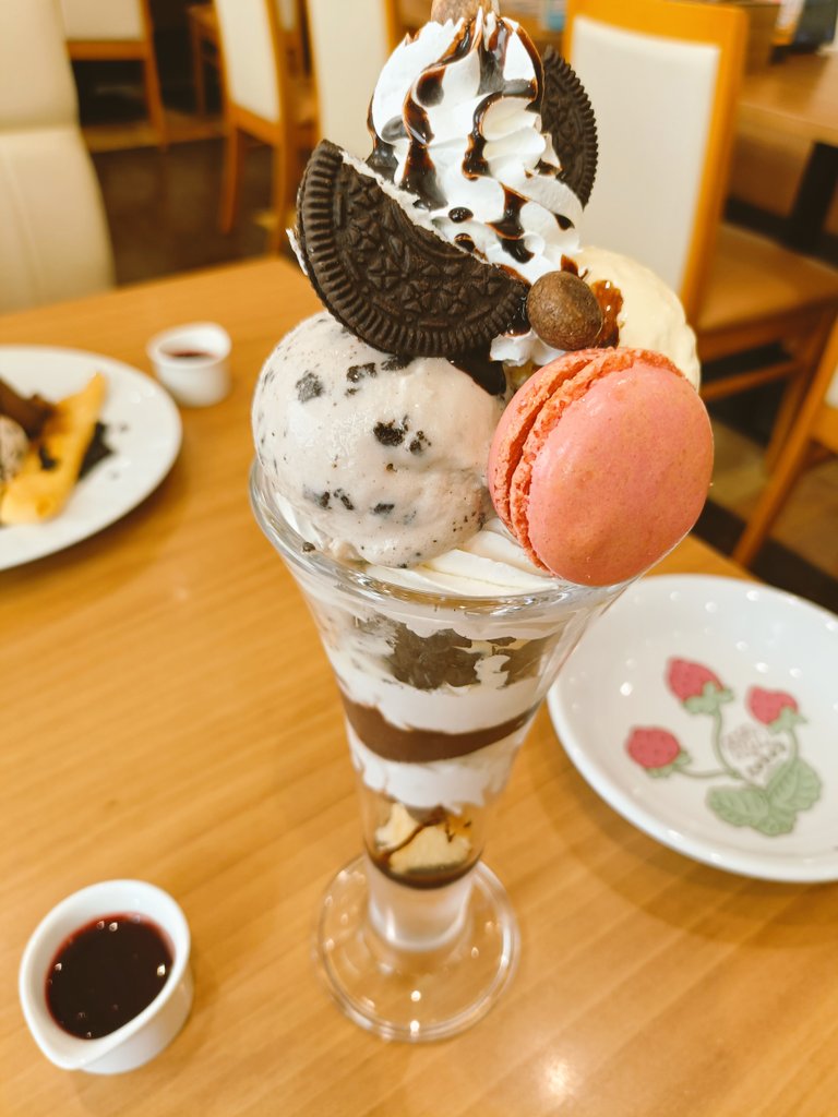 ハッピー tweet media