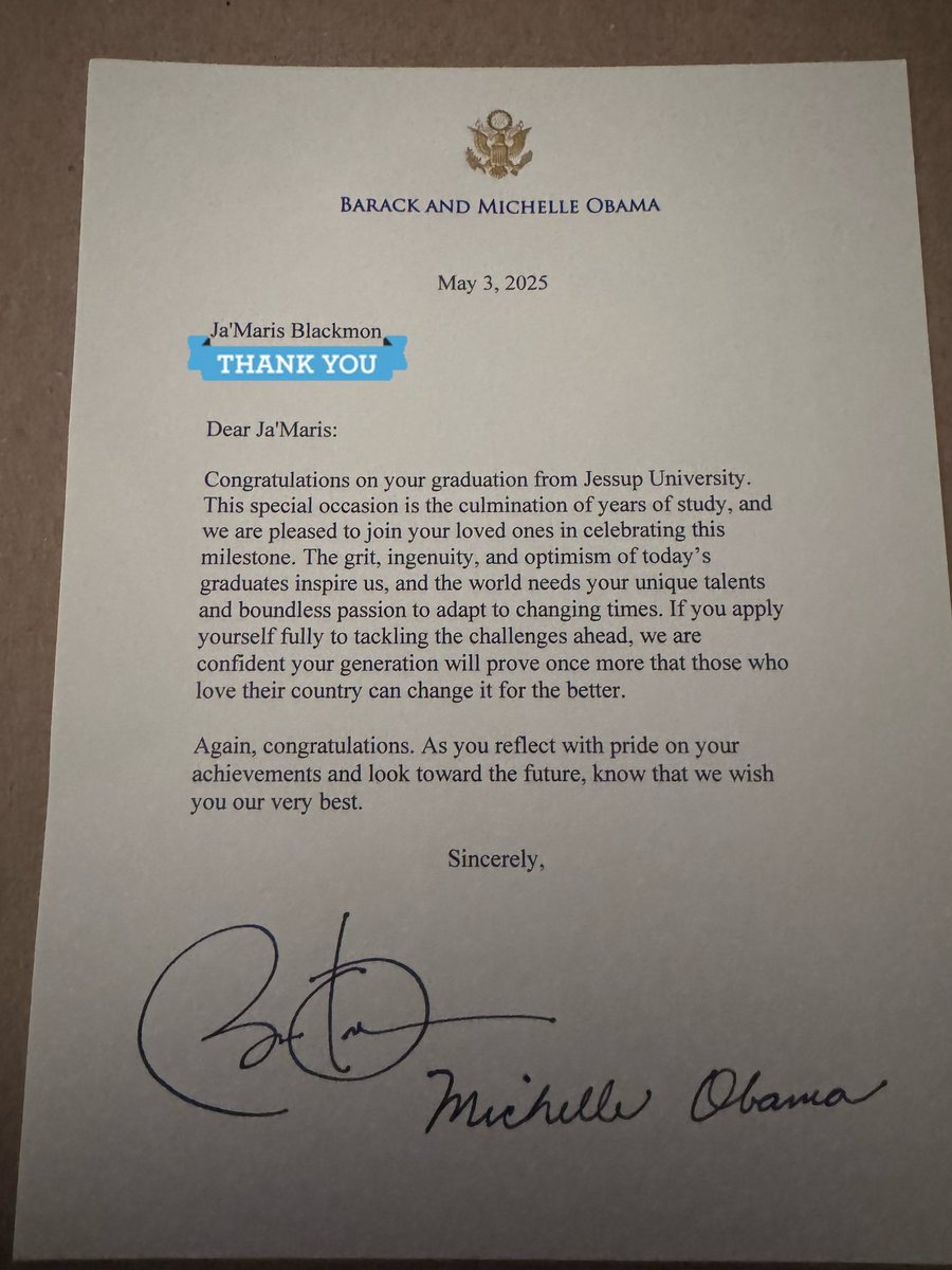 msdeeramba's tweet photo. https://t.co/vIE1Q1ts8W.EVERYTHING. 🤯Thank you for making this mama’s heart full 🥹@syyblack @MichelleObama @BarackObama #michelleobama #barackobama #thankyou #firstgenerationgrad #proudmom #viral #hope https://t.co/igHDB2g4pJ