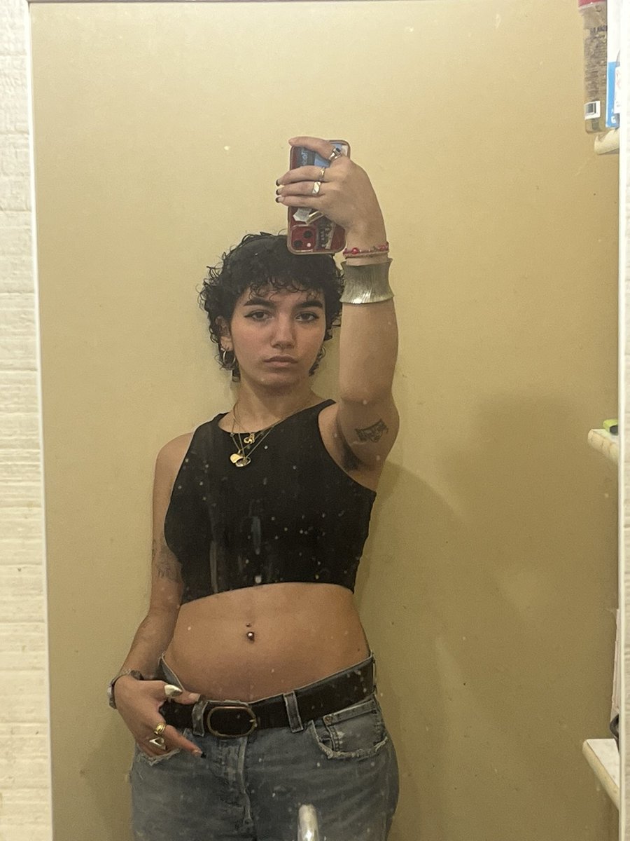 gillusi0n's tweet image. on m’a dit que j’étais une futch on en pense quoi la #team ?