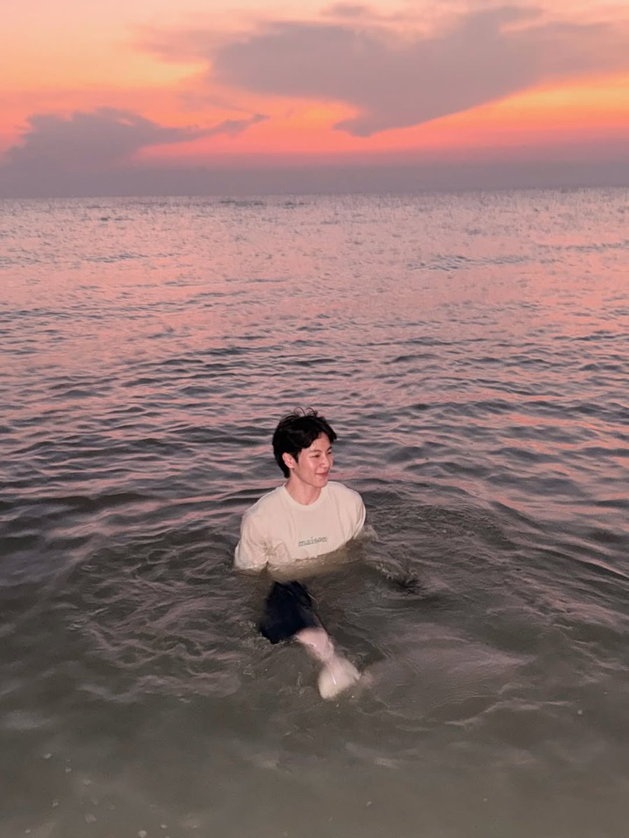 ร้อยตำรวจเอกเป็ดย่าง** tweet media