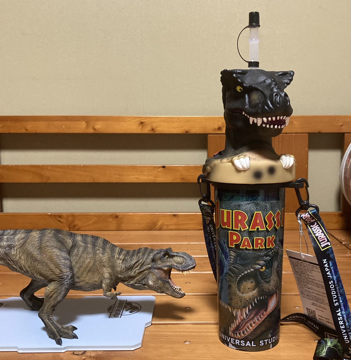 kazuoo0601's tweet image. #USJファン 
#ジュラシックパーク　
#ジュラシックワールド　

このドリンクボトル、「ジュラシックワールド」でもグッズとして登場してるのである意味プロップ