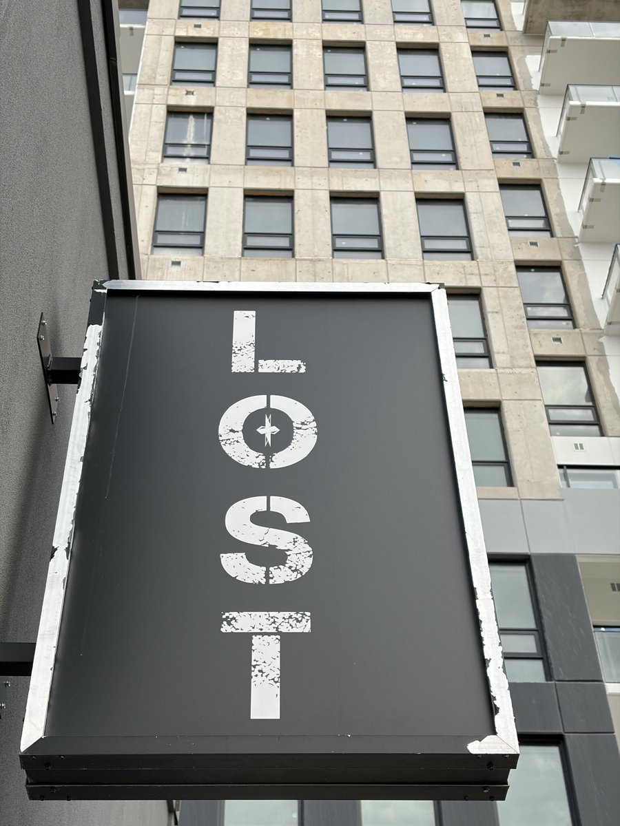 carmilevy's tweet image. Not all those who wander are lost.

Not all those who are lost necessarily want to be found.

#ldnont #canada #sign #tolkien #streetphotography