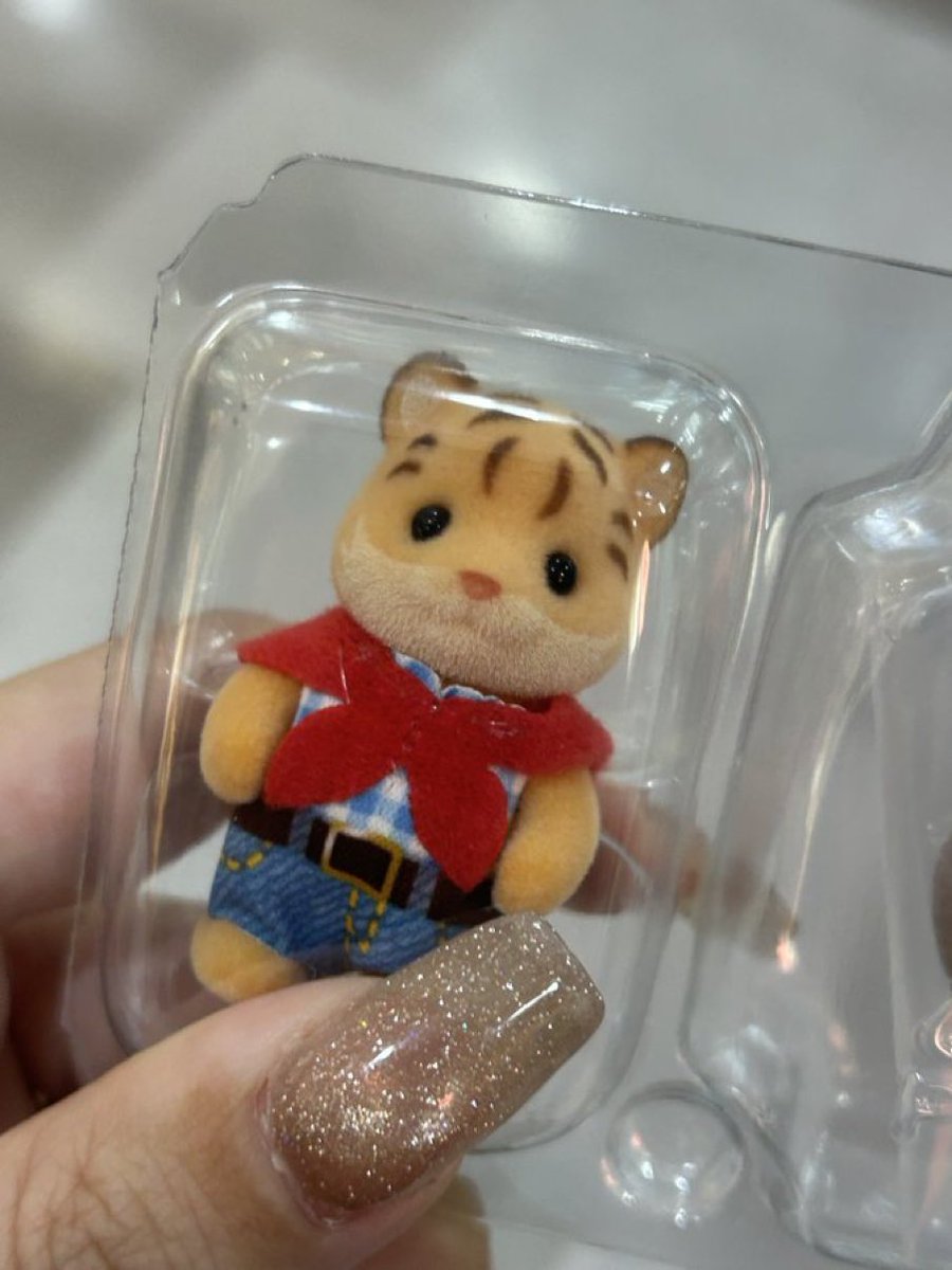 sylvanian tiger lucu banget huhu 🥹