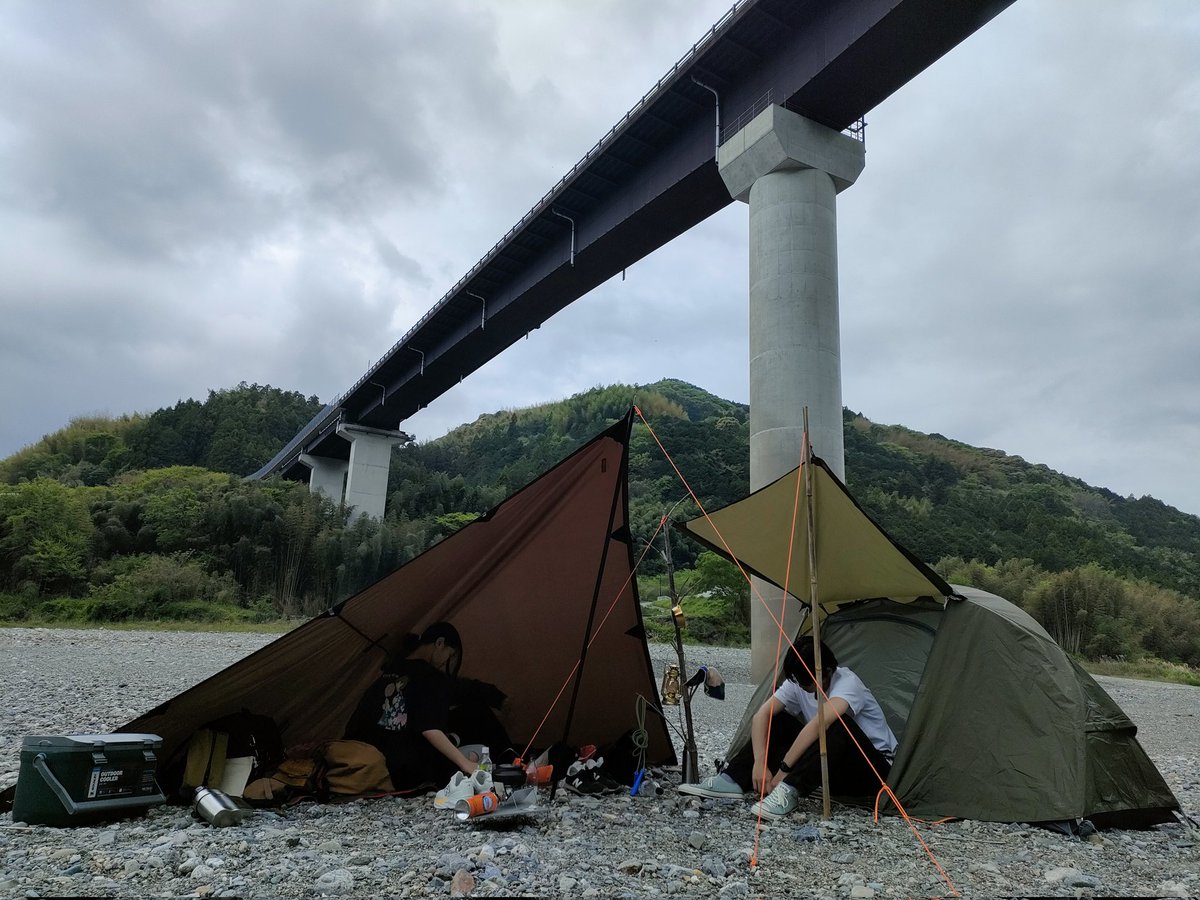 chan_chaicovsky's tweet photo. 今日は仁淀川。
石投げてとても疲れたね(笑)
#デイキャンプ https://t.co/2sTAlRIaSo