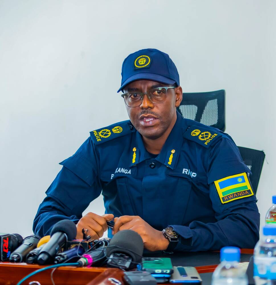 MatataChristop2's tweet photo. #SaturdayGushima Mumfashe dushime Afande ACP RUTIKANGA Boniface  @RNPSpokesperson , Umuvugizi wa @Rwandapolice akazi akora karavunanye ariko agakora neza atizigamye. Ni imfura kandi arasobanutse rwose. https://t.co/DnelxS4Tmc