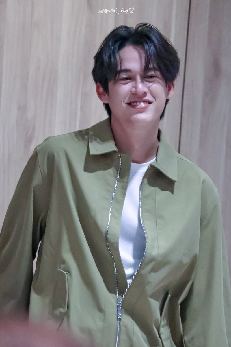 แวมพ์ tweet media