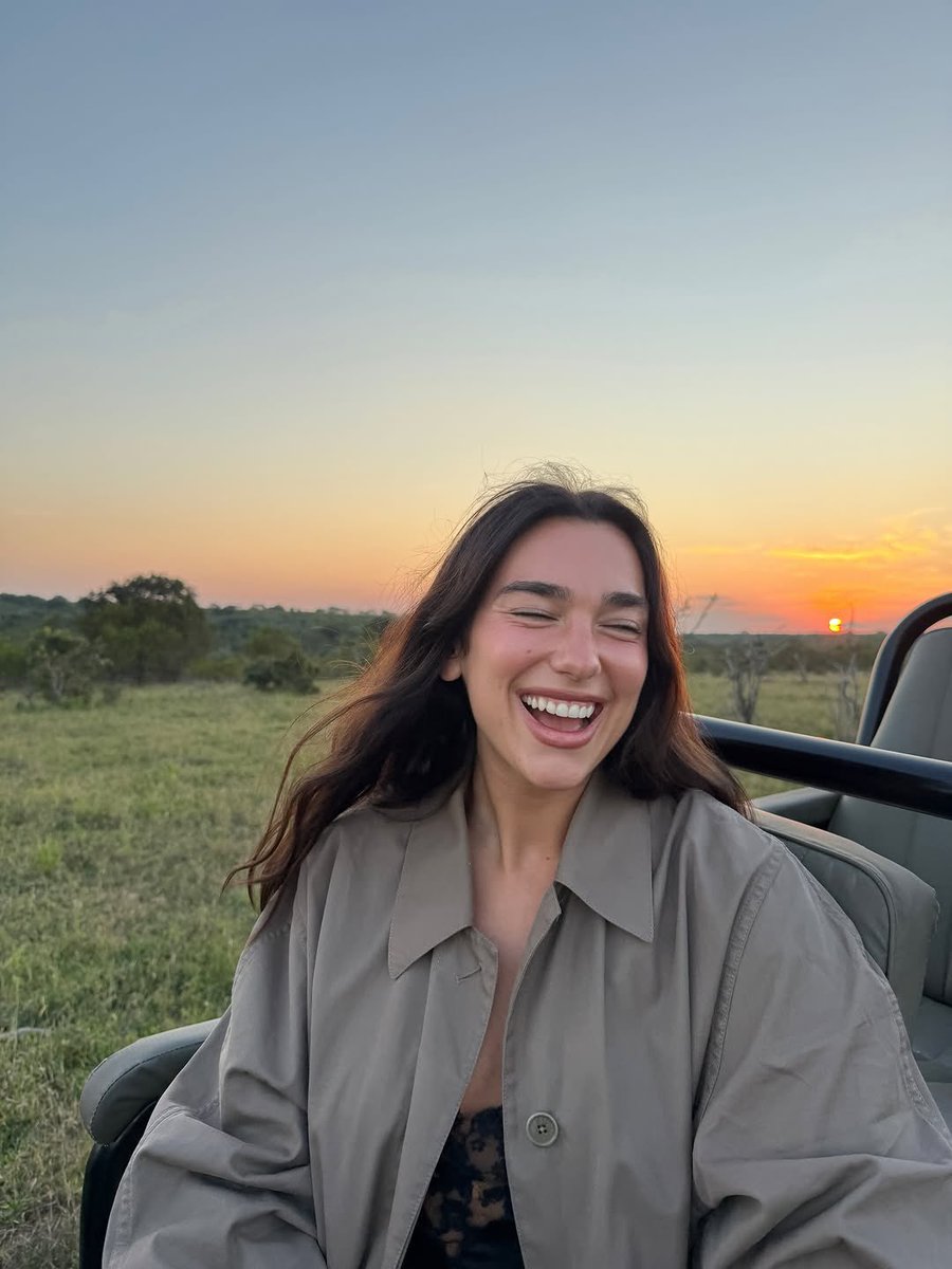 DUA LIPA tweet media