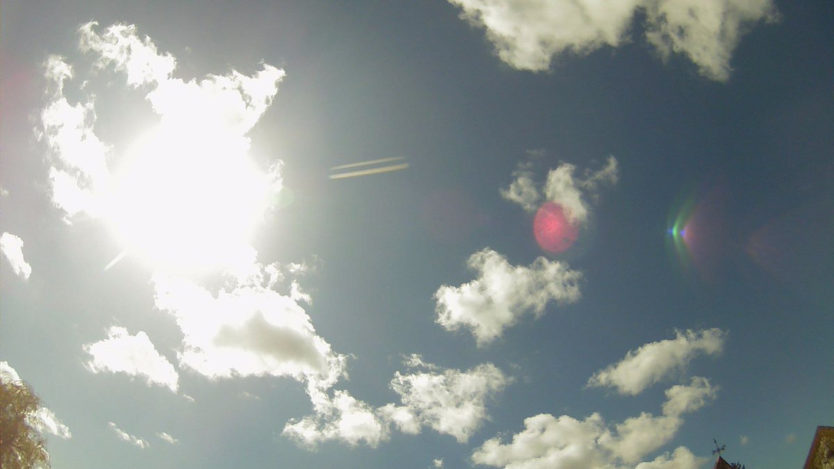 DeepdaleWeather's tweet image. Dry 13.9°C Hum 69 Wind 7.9 mph SW (Force 2) - More info &amp;amp; data online deepdalecamping.co.uk/weather/ #Weather #sky