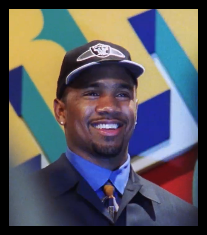 NFLMAVERICK's tweet photo. April 18, 1998      
The Oakland Raiders chose Charles Woodson (Michigan) in the 1st round of the 1998 NFL draft.     

(Madison Square Garden in New York City)

@CharlesWoodson https://t.co/5dHbZGUpGC