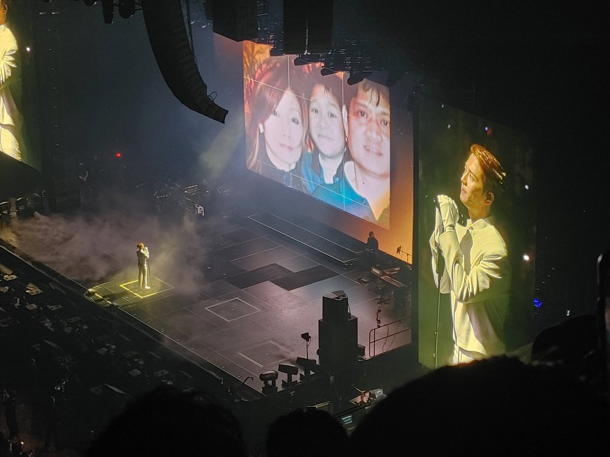 UtaBurke's tweet photo. I, 61, saw Jackson Wang in Brooklyn last week and he's 1 of the most beautiful, sxey, humble, and real people I've ever seen, him and Mingi and BamBam and all of skz so sybau and sit down! https://t.co/0gaC3ItAZH
