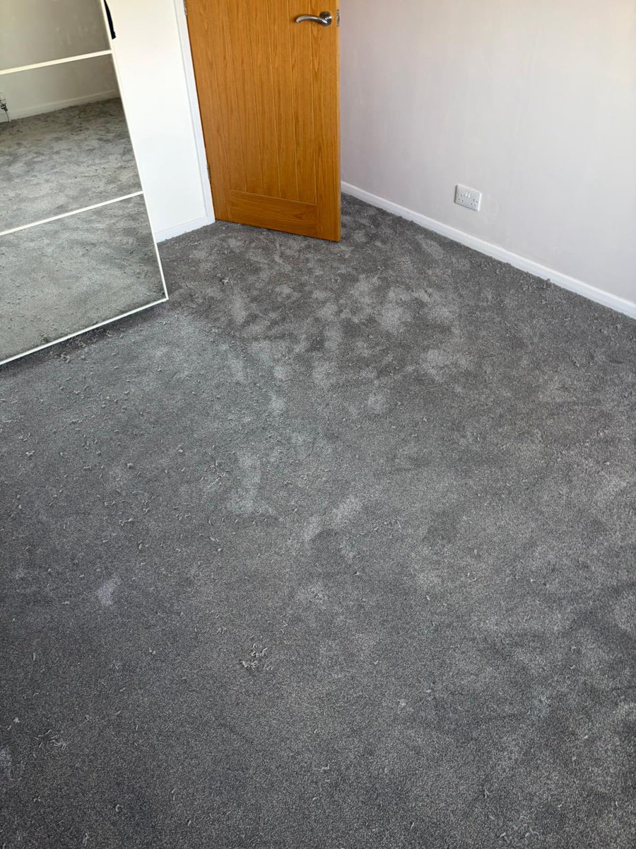 BlacklockCarpet's tweet image. Here we have a full house from the #Nottingham area, with brand new #Carpets throughout, from the Bedrooms to the Stairs/Landing.
We installed the EveryRoom Eastbourne Luxury in the colour Steel - A durable and easy to maintain flooring, perfect for the family home. 🏠 
#Beeston
