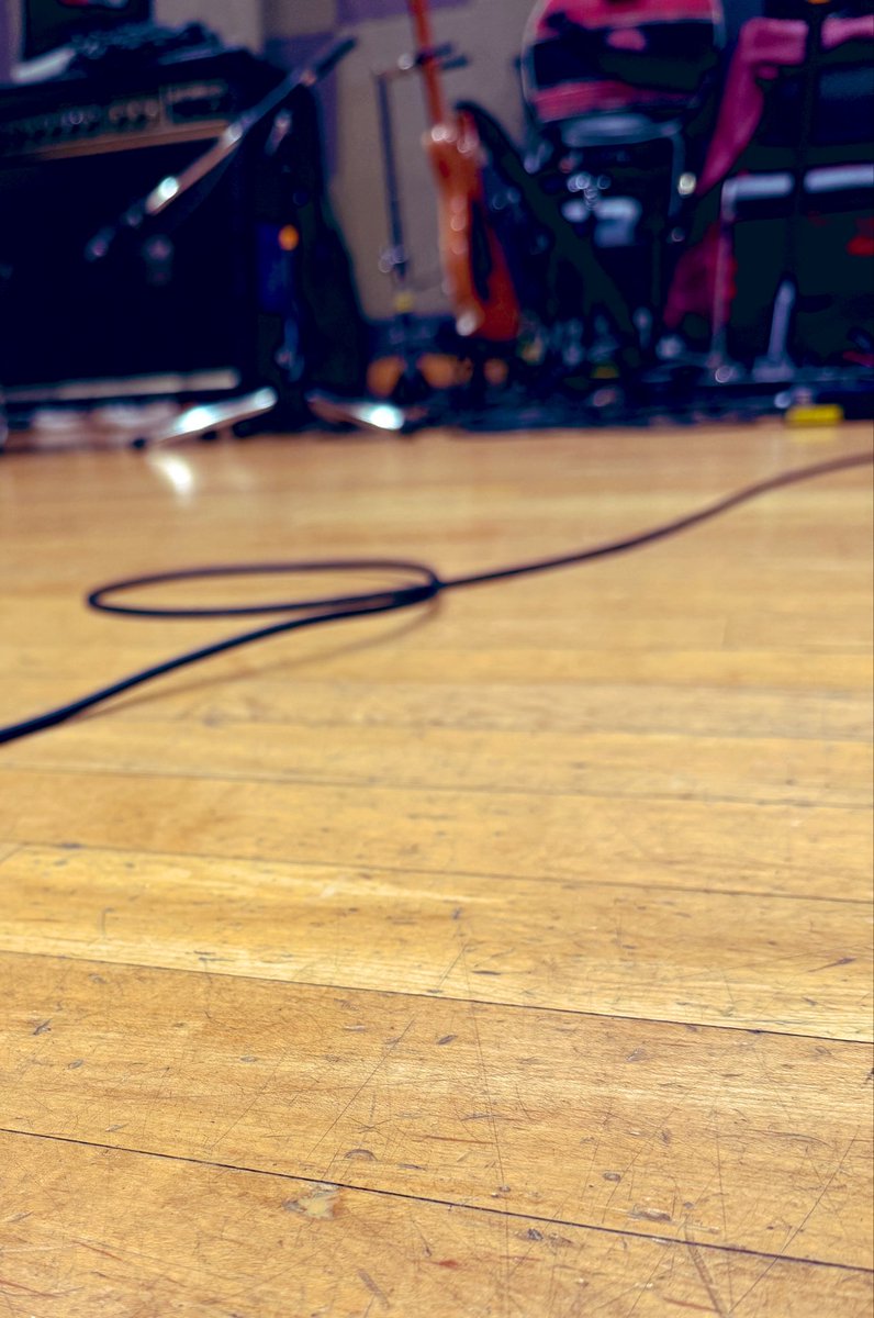 今日はワンマンリハでした！！ガッツリやってきたぜ。今回も楽しんで作ってます。
みんな楽しみにしててくれ！！