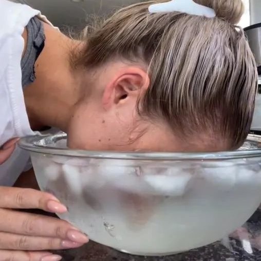 hormonemoon's tweet photo. La ansiedad no está solo en tu cabeza.

Está almacenada en tu sistema nervioso.

Aquí hay 9 formas basadas en el cuerpo para liberarla (sin medicamentos)

1. Agua fría en tu rostro https://t.co/dzthj1uDiQ