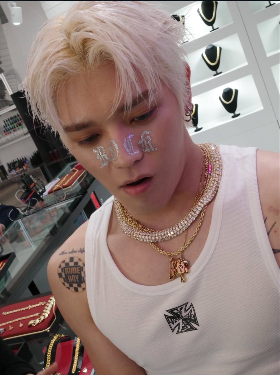 tenstae's tweet photo. 🫶⭐️🪩 https://t.co/J2LQPPmdal