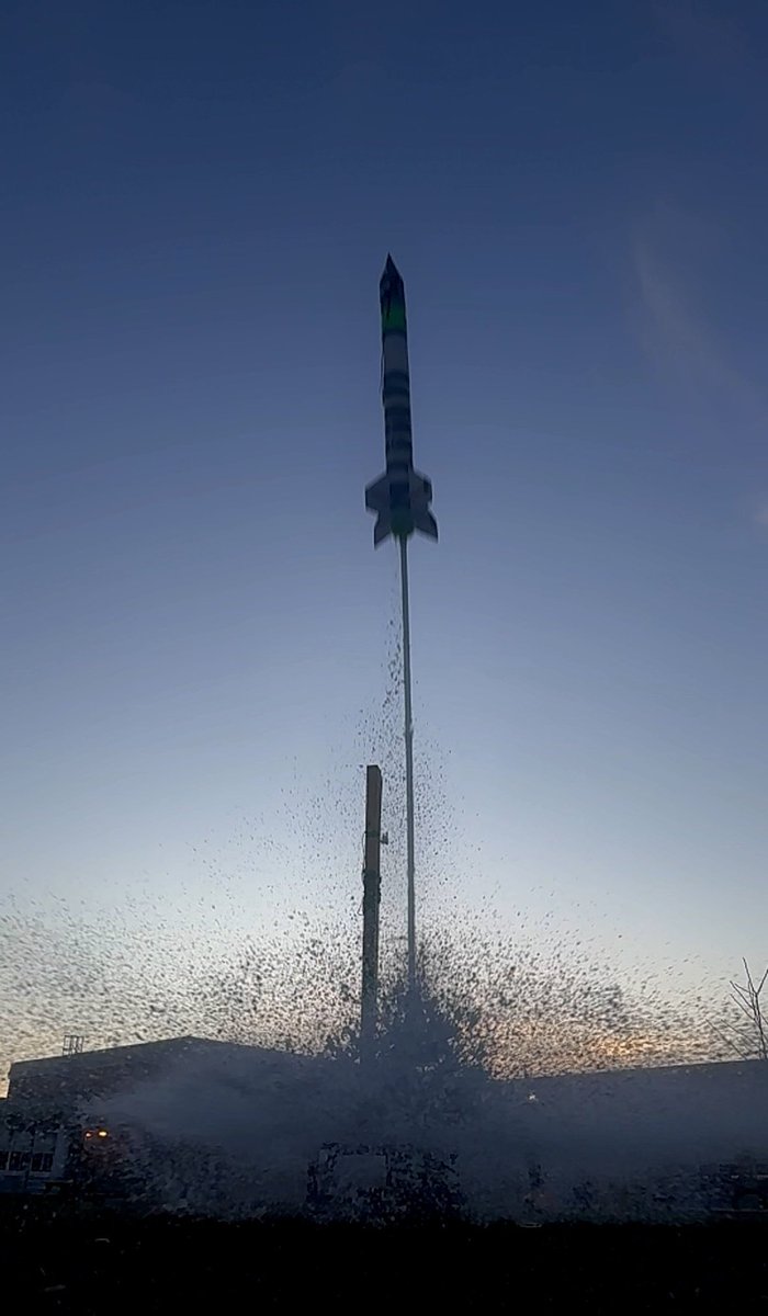 Universal rockets 🇨🇦 tweet media