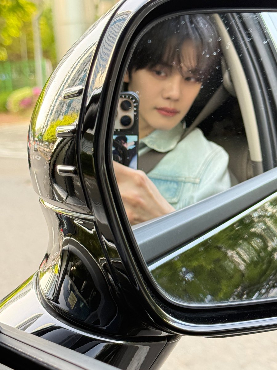 𝐜𝐥𝐨𝐯𝐞𝐫 tweet media