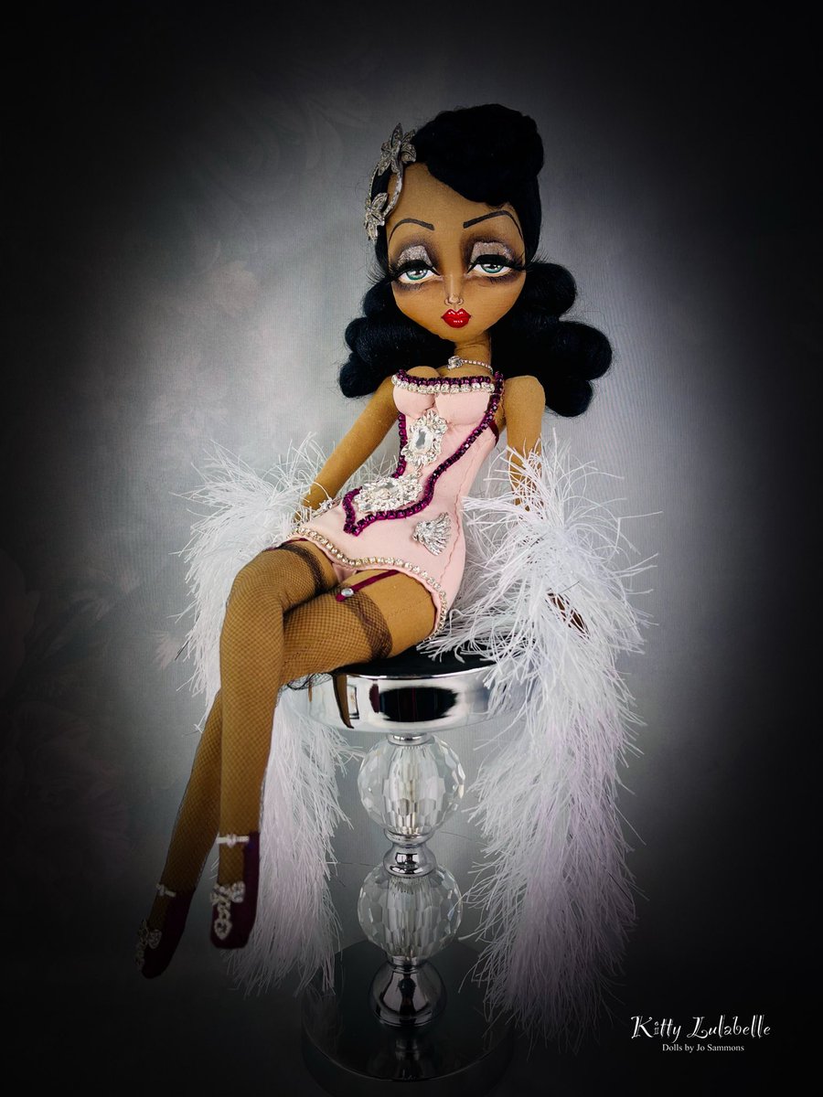 DamnatoDolls's tweet image. Handmade art dolls available in my Etsy shop damnatodolls.etsy.com
#burlesque #showgirl #oldhollywoodglam #etsy #vintagehollywood