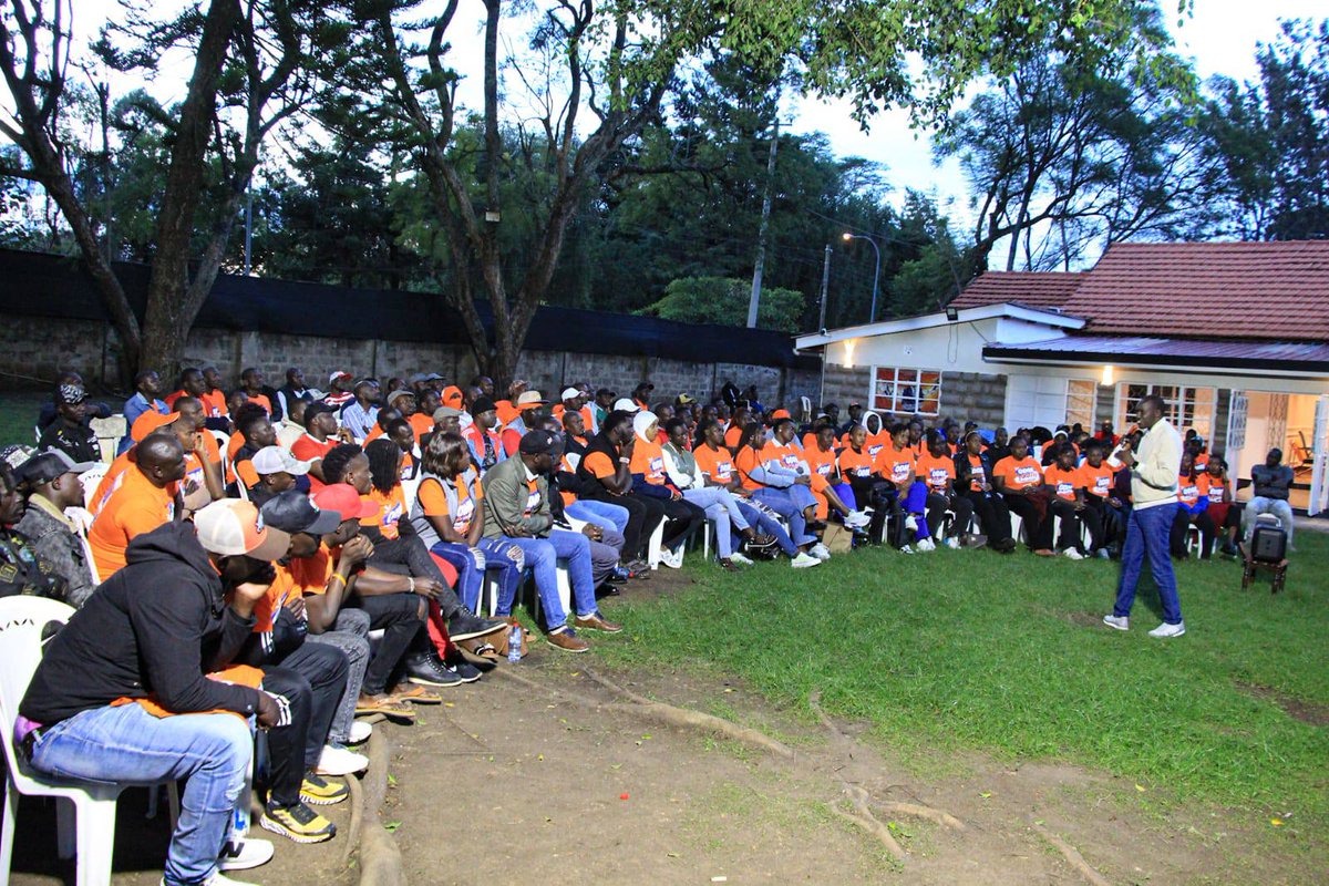 GetembeTV's tweet image. ODM DPL Gov Simba Arati and Chairperson Gov Gladys Wanga, alongside other leaders, met with ODM Youth leaders to discuss the party’s future and vision ahead of the 2027 elections. 
#ODM #SimbaArati #GladysWanga #YouthLeadership #ODMYouth #2027Elections #getembedigital