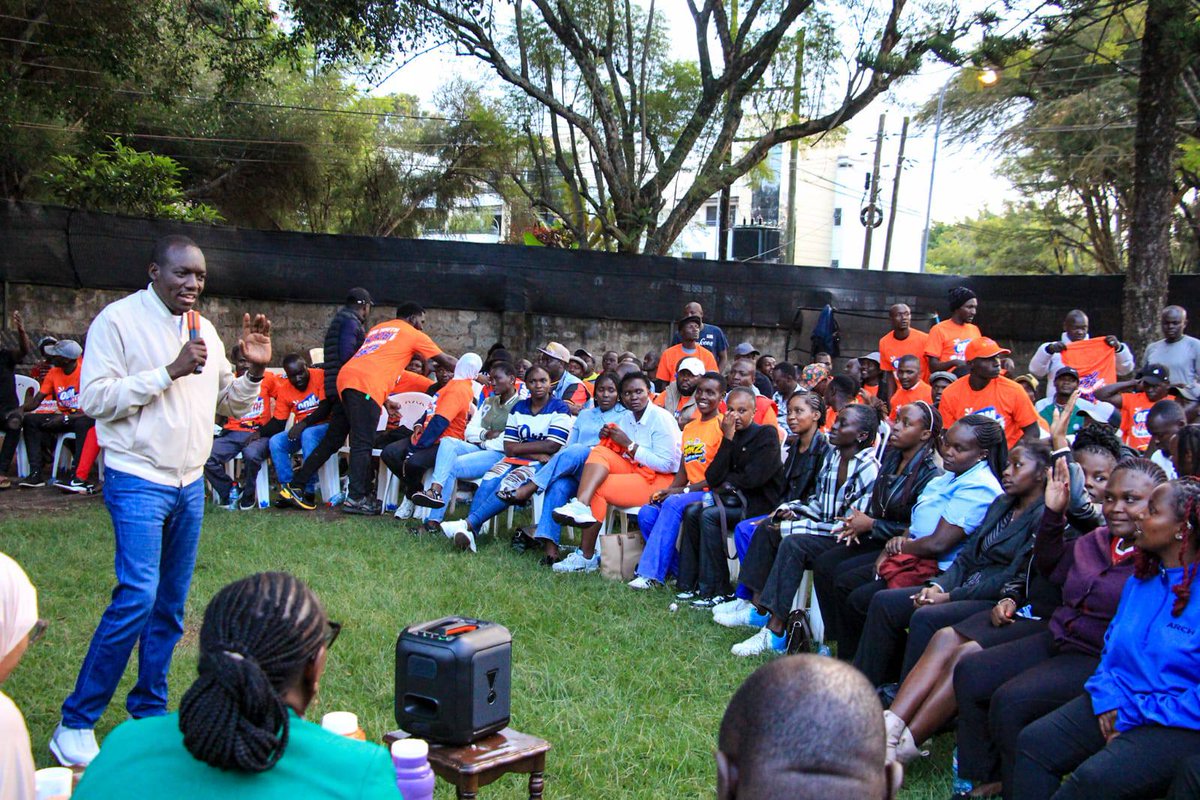 GetembeTV's tweet image. ODM DPL Gov Simba Arati and Chairperson Gov Gladys Wanga, alongside other leaders, met with ODM Youth leaders to discuss the party’s future and vision ahead of the 2027 elections. 
#ODM #SimbaArati #GladysWanga #YouthLeadership #ODMYouth #2027Elections #getembedigital
